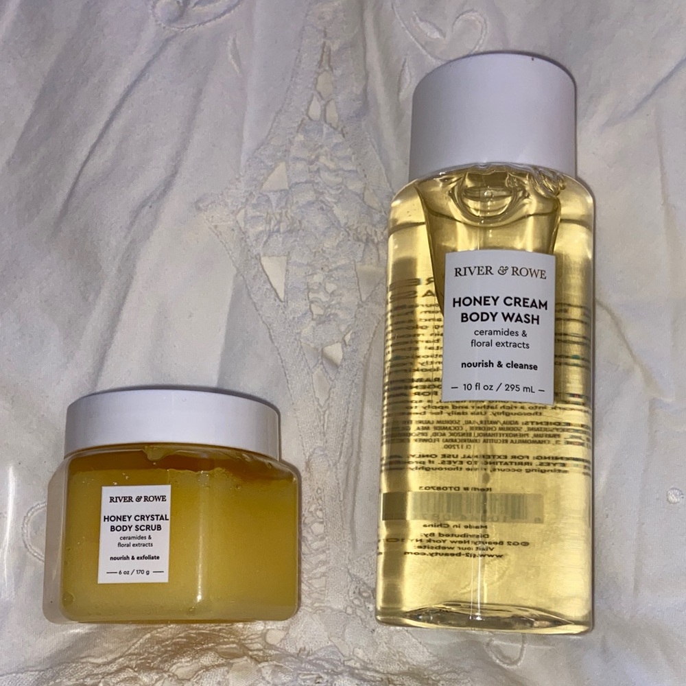 RIVER & ROWE HONEY WASH & SCRUB Cream Body Wash - Crystal Body Scrub